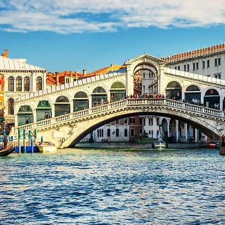 Vintage Oda ve Kahvaltı *